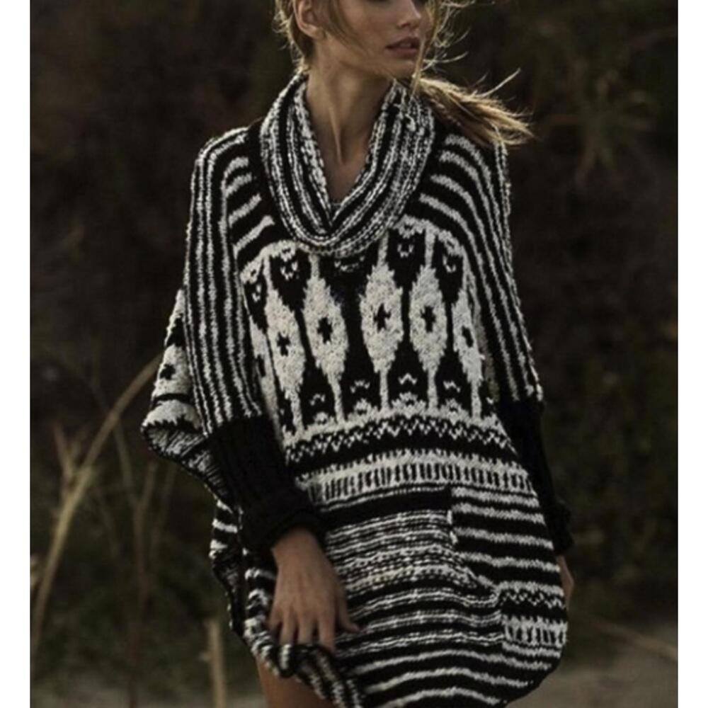 Free People Black and White Oversized Rosie Lee Poncho Sweater - Size - Small